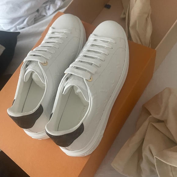 - Brand new Louis Vuitton time out sneakers size 41 - Picture 5 of 6